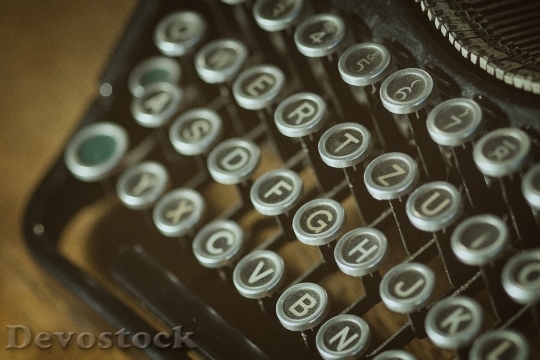 Devostock Vintage Old Typewriter 10110 4K