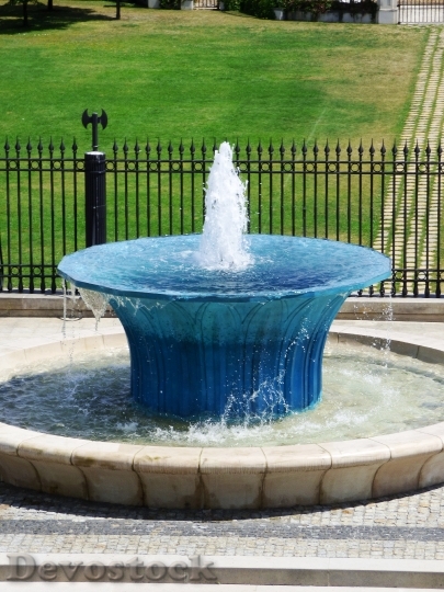 Devostock Water Fountain Green Flowing 0