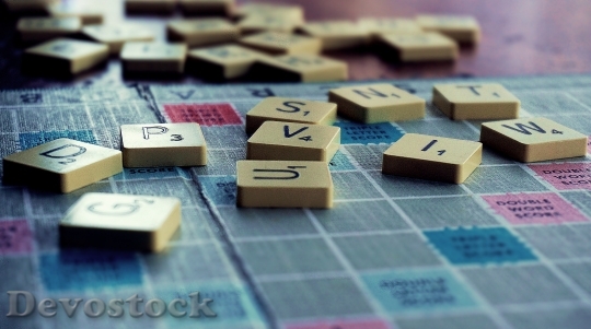 Devostock Wooden Game Scrabble 115329 4K