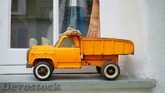 Devostock Yellow Vehicle Window 1274